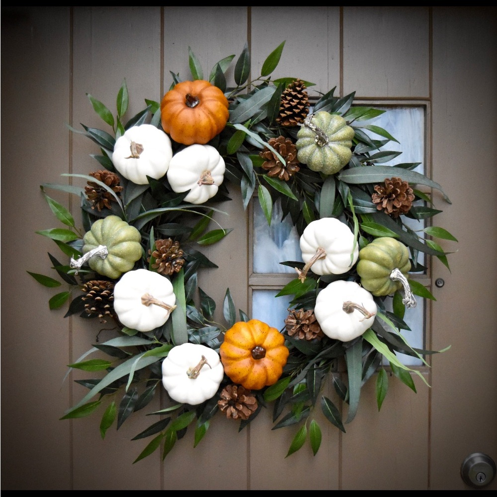 Autumn Pumpkin & Pinecone Holiday Wreath – Green, White & Orange